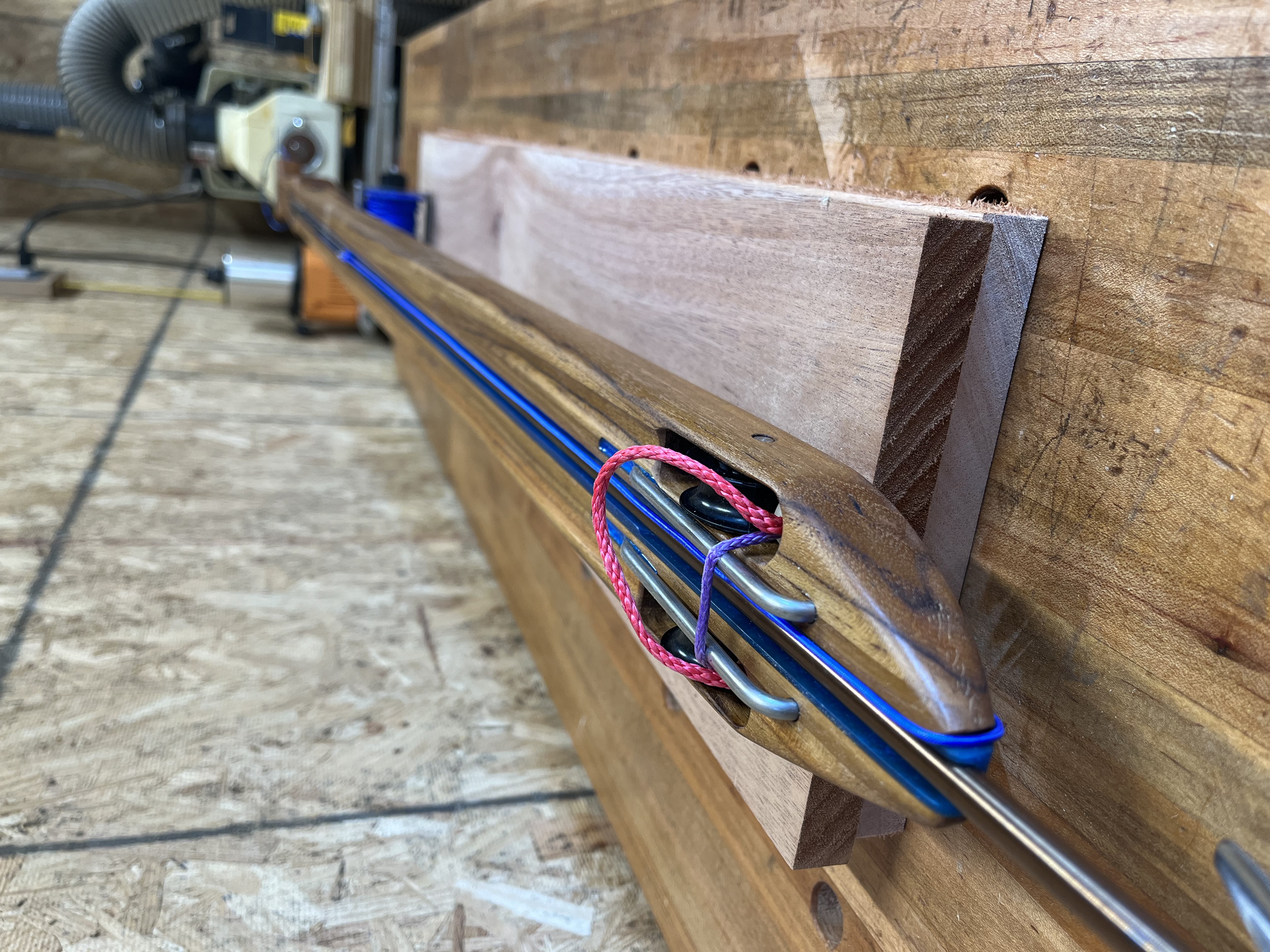 The Entrée speargun front view