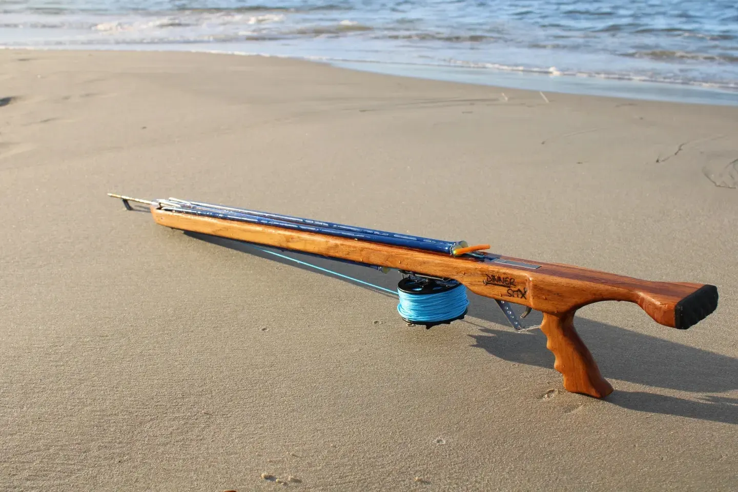 The Entrée speargun side view